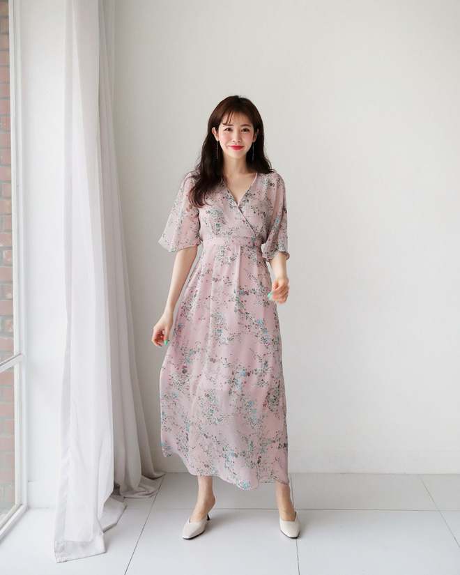 Hè này đúng là phải mặc váy quấn, vì chọn kiểu gì thì nhìn cũng xinh xắn và dễ thương Hè này đúng là phải mặc váy quấn, vì chọn kiểu gì thì nhìn cũng xinh xắn và dễ thương